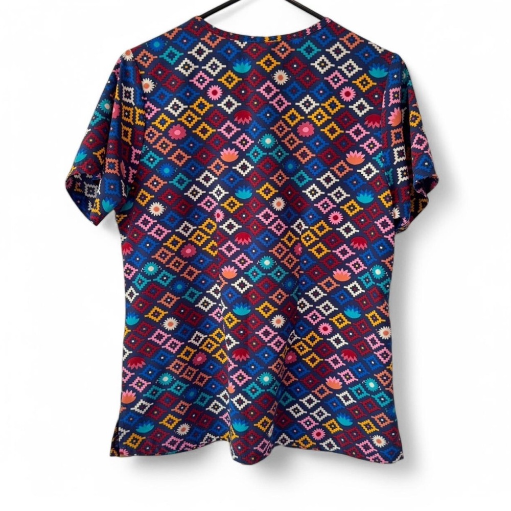 WonderWink Womens M Geometric Print Scrub Top V Neck Short Sleeve Floral Aztec - Picture 4 of 9